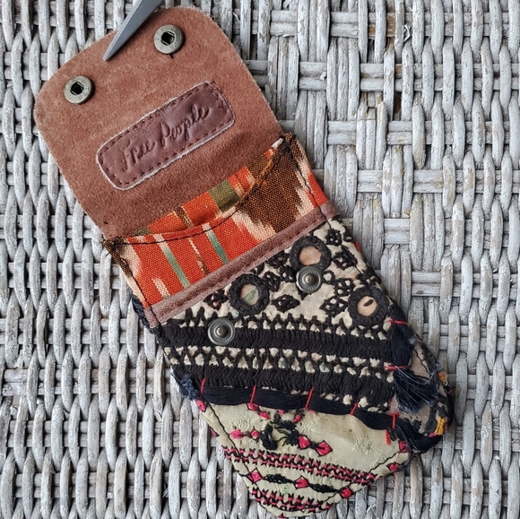 π¨ Free People Boho Embroidered Repurposed vtg banjara hippie Wallet card case - Picture 8 of 11